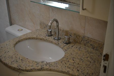 Casa à venda com 108m², 3 quartos e 3 vagasBanheiro da Suíte 3