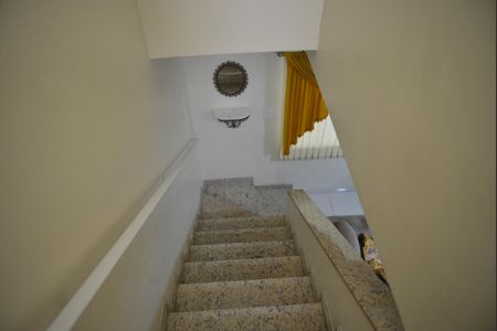 Casa à venda com 108m², 3 quartos e 3 vagasEscada