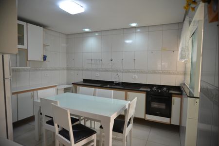 Casa à venda com 108m², 3 quartos e 3 vagasCozinha