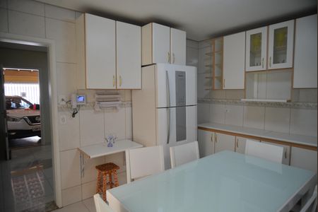 Casa à venda com 108m², 3 quartos e 3 vagasCozinha