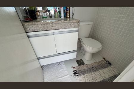 Apartamento à venda com 70m², 2 quartos e 2 vagasBanheiro quarto 2