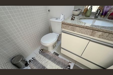 Apartamento à venda com 70m², 2 quartos e 2 vagasBanheiro Social