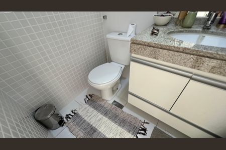Apartamento à venda com 70m², 2 quartos e 2 vagasBanheiro Social