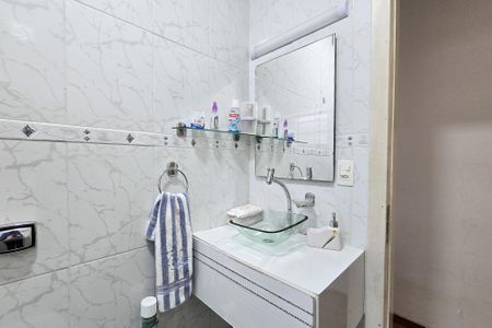 Casa à venda com 140m², 3 quartos e 2 vagasBanheiro Social