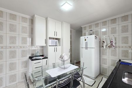 Casa à venda com 140m², 3 quartos e 2 vagasCozinha 