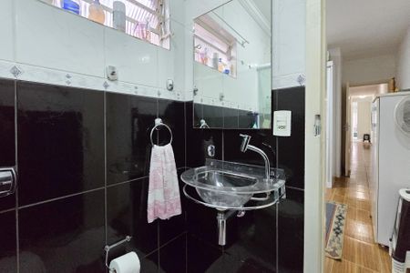 Casa à venda com 140m², 3 quartos e 2 vagasBanheiro - Suíte 