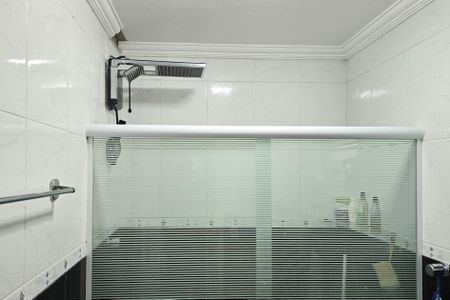 Casa à venda com 140m², 3 quartos e 2 vagasBanheiro - Suíte 