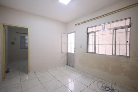 Sala de casa para alugar com 2 quartos, 125m² em Jardim Santa Lucia, Suzano