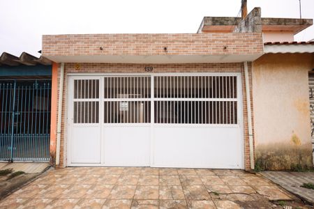 Casa para alugar com 125m², 2 quartos e 2 vagasFachada