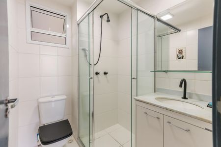 Banheiro Social de apartamento à venda com 3 quartos, 70m² em Jaguaré, São Paulo