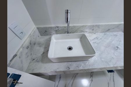 Apartamento à venda com 60m², 2 quartos e 1 vagaBanheiro Social