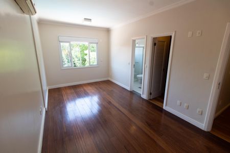 Casa de condomínio à venda com 590m², 4 quartos e 8 vagasSUITE 2