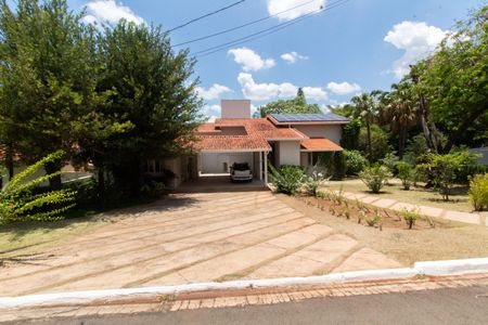 Casa de condomínio à venda com 590m², 4 quartos e 8 vagasFACHADA