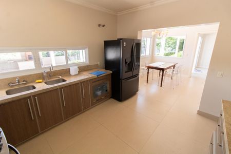 Casa de condomínio à venda com 590m², 4 quartos e 8 vagasCOZINHA