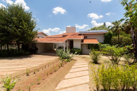Casa de condomínio à venda com 590m², 4 quartos e 8 vagasFACHADA