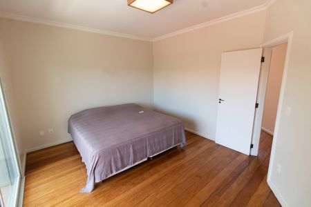 Casa de condomínio à venda com 590m², 4 quartos e 8 vagasSUITE MASTER