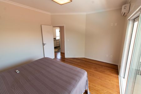 Casa de condomínio à venda com 590m², 4 quartos e 8 vagasSUITE MASTER