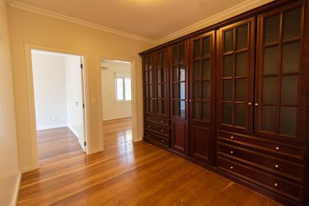 Casa de condomínio à venda com 590m², 4 quartos e 8 vagasHALL 1 PISO SUPERIOR