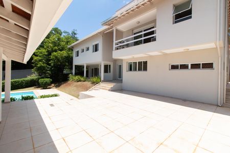 Casa de condomínio à venda com 590m², 4 quartos e 8 vagasÁREA EXTERNA FUNDOS