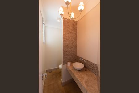 Casa de condomínio à venda com 590m², 4 quartos e 8 vagasLAVABO