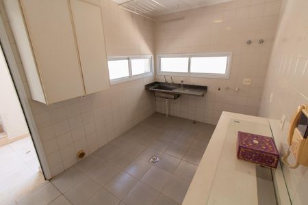 Casa de condomínio à venda com 590m², 4 quartos e 8 vagasÁREA DE SERVIÇO