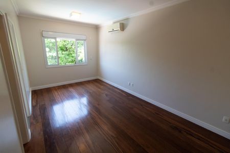 Casa de condomínio à venda com 590m², 4 quartos e 8 vagasSUITE 3