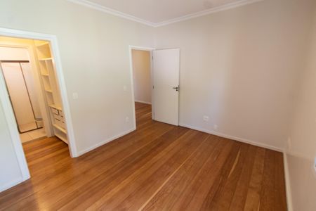 Casa de condomínio à venda com 590m², 4 quartos e 8 vagasSUITE 4