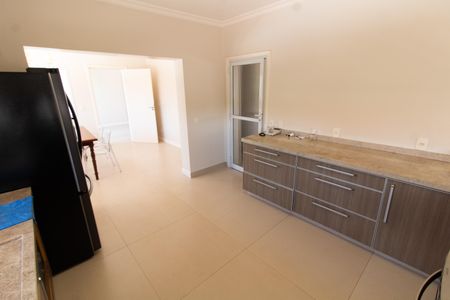 Casa de condomínio à venda com 590m², 4 quartos e 8 vagasCOZINHA