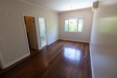 Casa de condomínio à venda com 590m², 4 quartos e 8 vagasSUITE 3