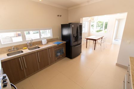 Casa de condomínio à venda com 590m², 4 quartos e 8 vagasCOZINHA