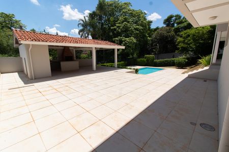 Casa de condomínio à venda com 590m², 4 quartos e 8 vagasÁREA EXTERNA FUNDOS