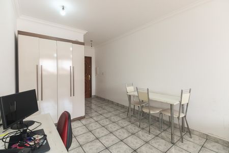Apartamento à venda com 90m², 3 quartos e sem vagaSala