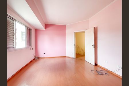 Casa à venda com 422m², 4 quartos e 3 vagasSuíte 1