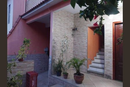 Casa de condomínio à venda com 185m², 5 quartos e 2 vagasÁrea externa