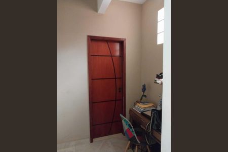 Casa de condomínio à venda com 185m², 5 quartos e 2 vagasQuarto