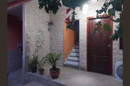 Casa de condomínio à venda com 185m², 5 quartos e 2 vagasÁrea externa