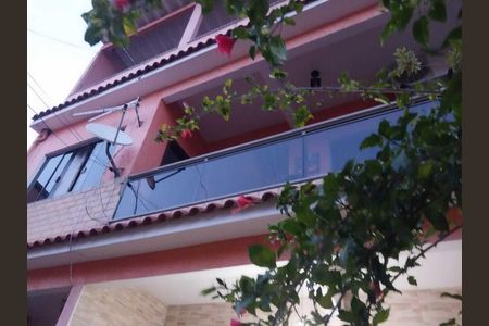 Casa de condomínio à venda com 185m², 5 quartos e 2 vagasFachada