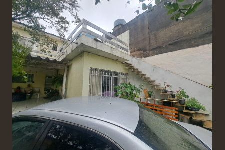 Casa para alugar com 200m², 3 quartos e 4 vagasQuintal