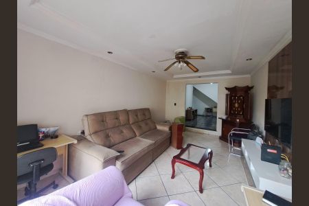 Casa para alugar com 200m², 3 quartos e 4 vagasSala