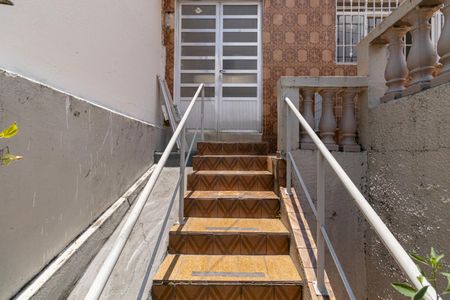 Casa para alugar com 140m², 2 quartos e 1 vagaEscada