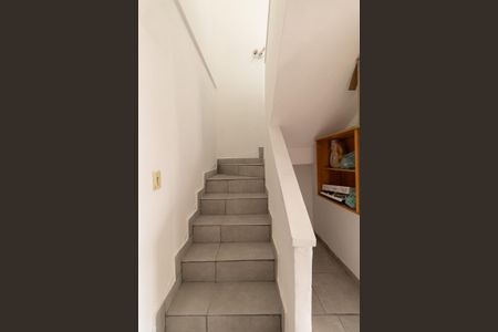 Casa para alugar com 140m², 2 quartos e 1 vagaEscada