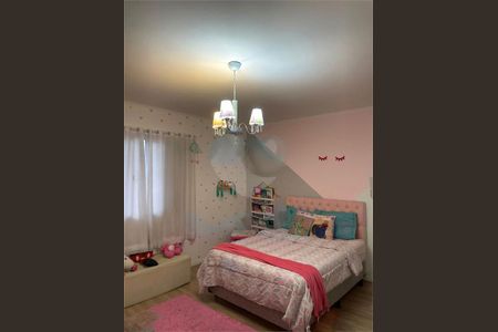 Casa à venda com 3 quartos, 211m² em Jardim Las Vegas, Santo André