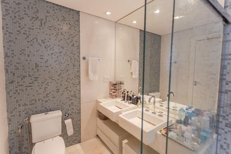 Apartamento para alugar com 264m², 4 quartos e 3 vagasBanheiro da Suíte 1