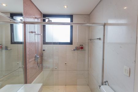 Apartamento para alugar com 264m², 4 quartos e 3 vagasBanheiro da Suíte 2