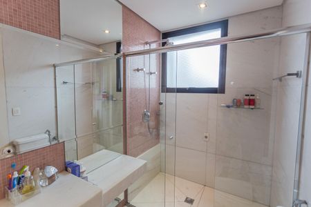 Apartamento para alugar com 264m², 4 quartos e 3 vagasBanheiro da Suíte 2