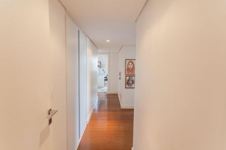 Apartamento para alugar com 264m², 4 quartos e 3 vagasCorredor