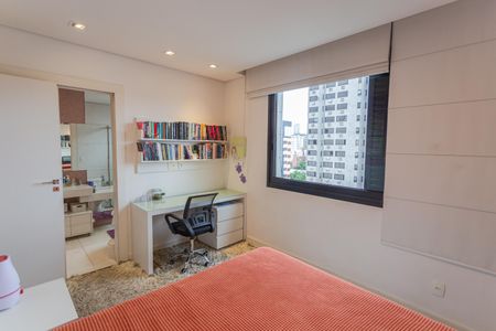 Apartamento para alugar com 264m², 4 quartos e 3 vagasSuíte 2