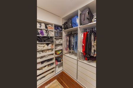 Apartamento para alugar com 264m², 4 quartos e 3 vagasCloset da Suíte 1