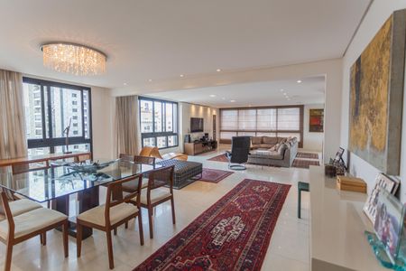 Apartamento para alugar com 264m², 4 quartos e 3 vagasSala