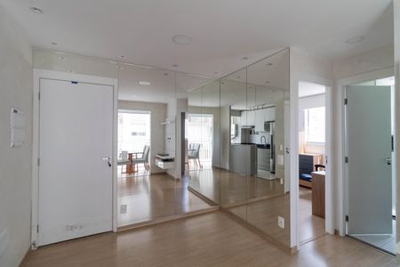 Sala de apartamento para alugar com 2 quartos, 40m² em Parque Industrial Tomas Edson, São Paulo